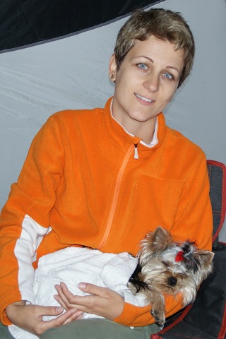 Bright Eyed Hiro Fred - yorkshire terrier | We are prepared for the dog show, we have got a tent. The wind blew and the rain fell, I completed the competition well, I did good. I could go BIS again.